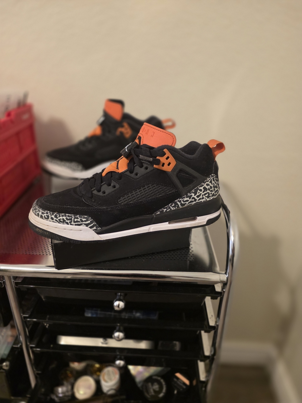 Jordan Kids Black and Orange Retro-Style Sneakers with Elephant Print